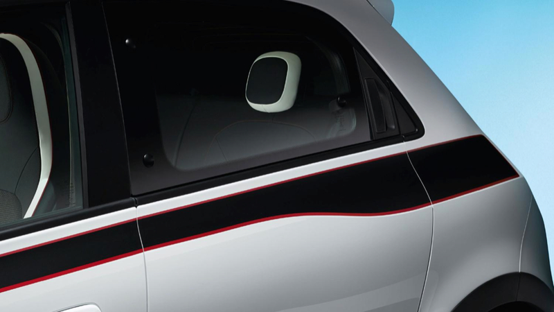 Illustration for article titled 2015 Renault Twingo Is The Funky, Rear-Engined French Hatch We Need